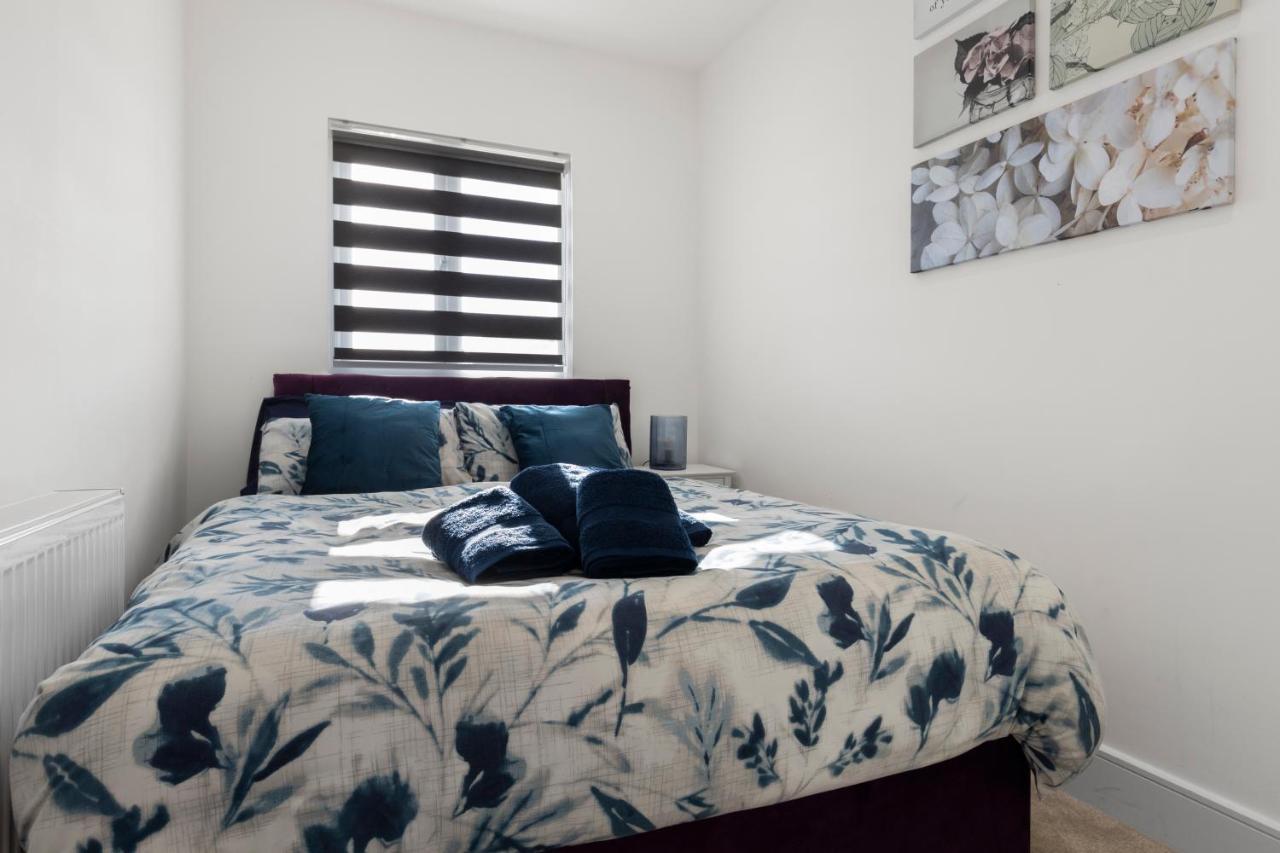 Star London Vivian Avenue 2-Bed Haven Apartment The Hyde Exterior photo